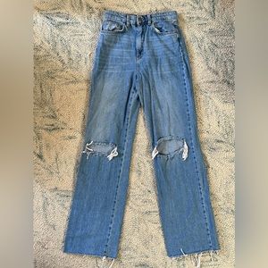 Stradivarius Women's 4 stressed denim. Long straight fit.